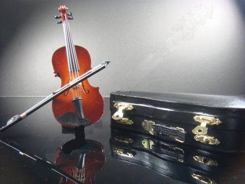 Gemini said Miniature Artisan Violin Display Set